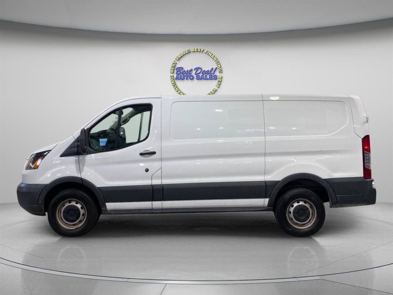 Used 2018 Ford Transit 250 130 Low Roof RWD image 2