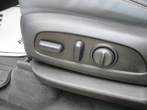 Used 2021 Buick Enclave Essence image 16