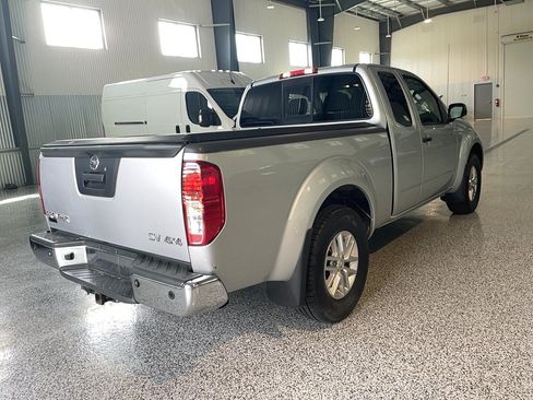 Used 2017 Nissan Frontier SV w/ SV Value Truck Package AWD/4WD image 16