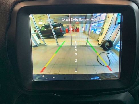 Used 2022 Jeep Renegade Altitude w/ Convenience Group image 10