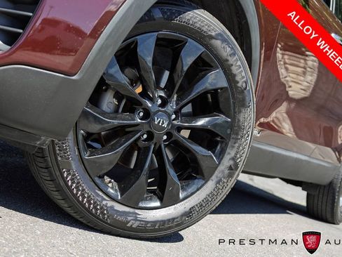 Used 2020 Kia Sorento EX AWD/4WD image 11