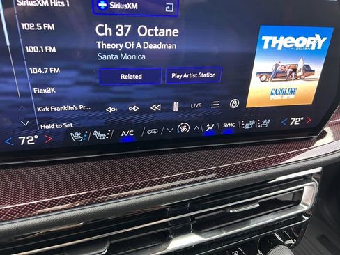 Used 2024 Chevrolet Traverse RS w/ LPO, Floor Liner Package image 31