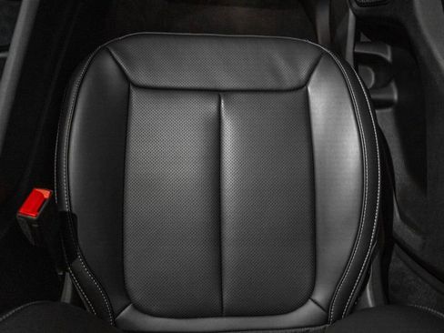 New 2025 Jeep Grand Cherokee L Limited w/ Luxury Tech Group II image 29