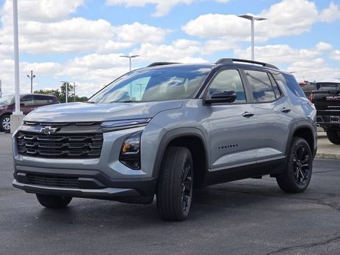 New 2026 Chevrolet Equinox LT w/ Midnight Edition FWD image 17