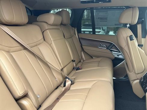 New 2026 Land Rover Range Rover SE image 17