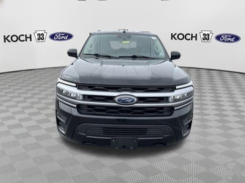 Used 2022 Ford Expedition XLT image 2