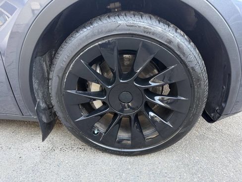 Used 2021 Tesla Model Y Long Range image 15