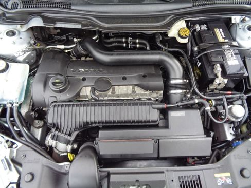 Used 2011 Volvo C70 T5 w/ Convenience Pkg image 9