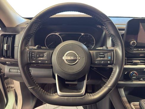 Used 2022 Nissan Pathfinder SV w/ SV Premium Package AWD/4WD image 17