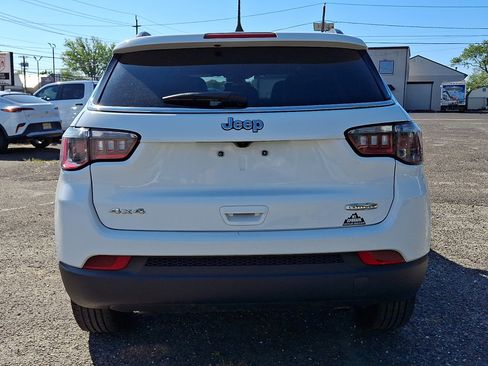 Used 2024 Jeep Compass Latitude AWD/4WD image 4