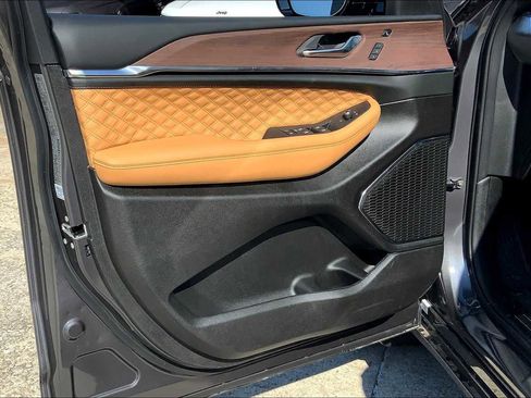 New 2025 Jeep Grand Cherokee L Summit w/ MOPAR Finishing Package image 11