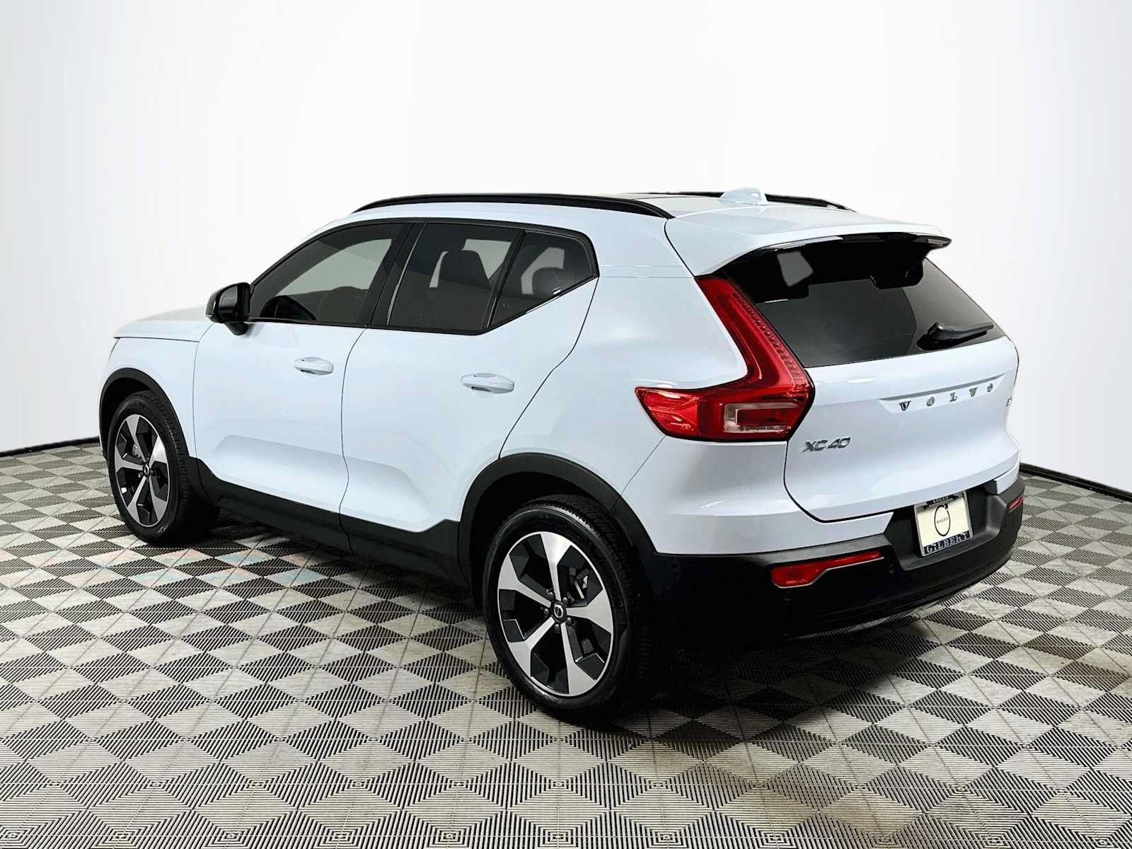 Used 2026 Volvo XC40 B5 Plus w/ Protection Package Premier AWD/4WD image 5