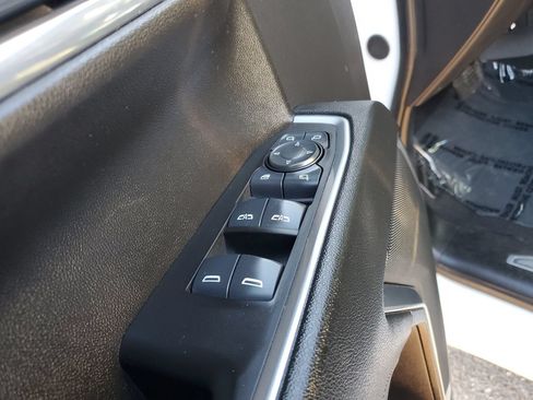 Used 2025 GMC Sierra 1500 SLT RWD image 18