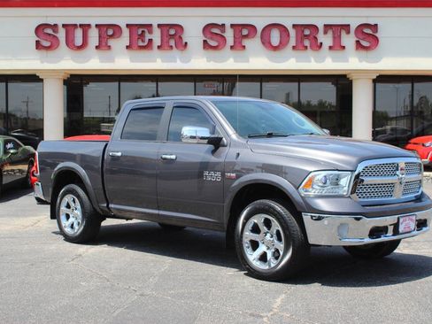 Used 2017 RAM 1500 Laramie w/ Convenience Group AWD/4WD image 1