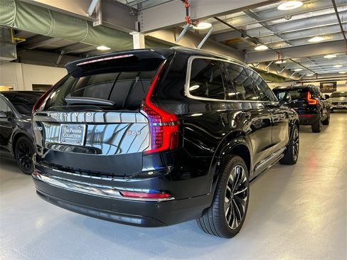 Certified 2025 Volvo XC90 B6 Plus image 2