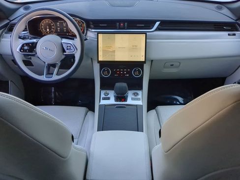Used 2025 Jaguar F-PACE R-Dynamic S image 14