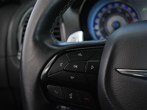 Used 2018 Chrysler 300 S w/ 300S Premium Group RWD image 16