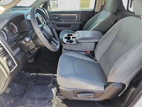 Used 2018 RAM 1500 Classic SLT image 15