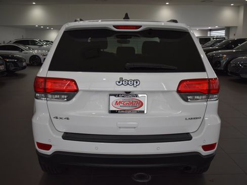 Used 2018 Jeep Grand Cherokee Laredo AWD/4WD image 6