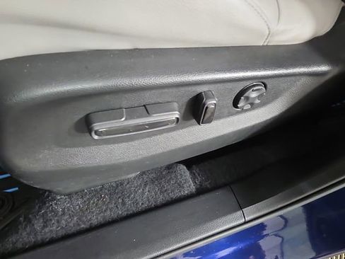 Used 2022 Honda CR-V Touring image 35