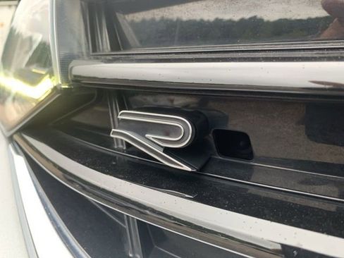 Used 2022 Volkswagen Tiguan SE R-Line image 13