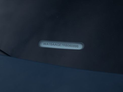 Used 2024 Audi Q8 e-tron Premium Plus w/ Premium Plus Package image 31