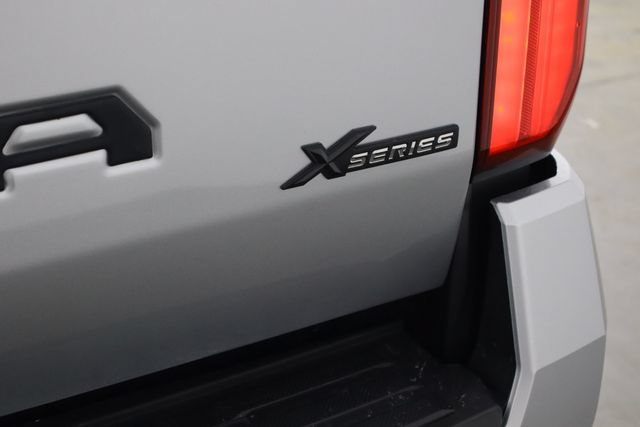 Used 2025 Toyota Tacoma SR5 AWD/4WD image 39