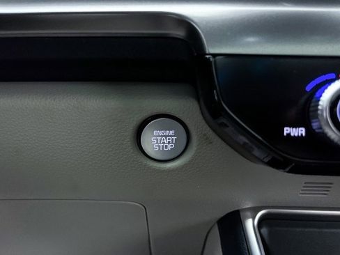 Used 2025 Kia Carnival SX Prestige image 30