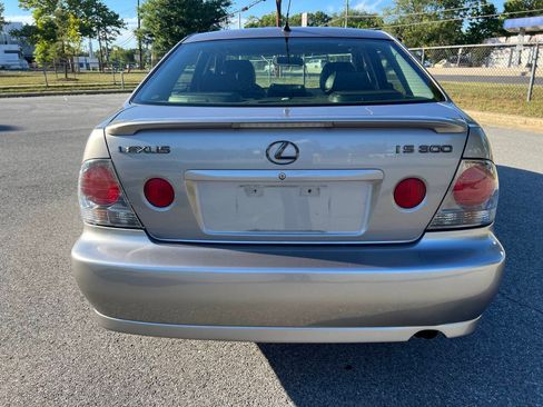Used 2003 Lexus IS 300 RWD image 6