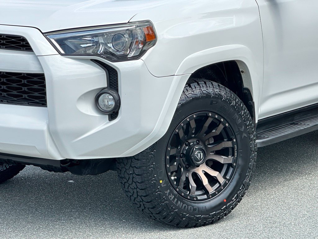 Used 2016 Toyota 4Runner SR5 AWD/4WD image 36