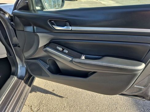 Used 2023 Nissan Altima 2.5 SV image 18