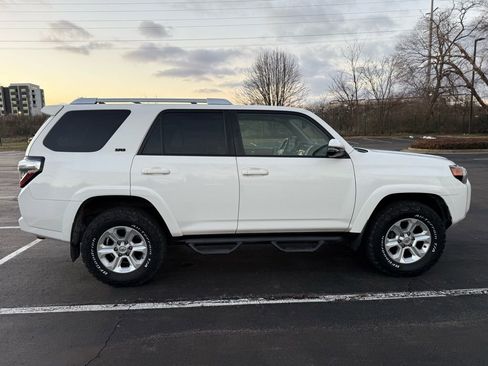 Used 2015 Toyota 4Runner SR5 Premium image 5