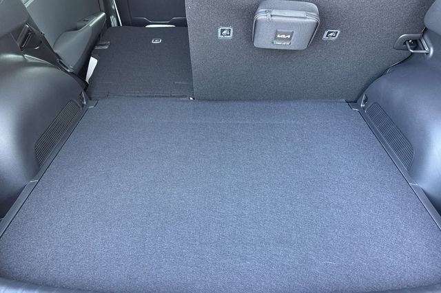New 2026 Kia Niro EX FWD image 18