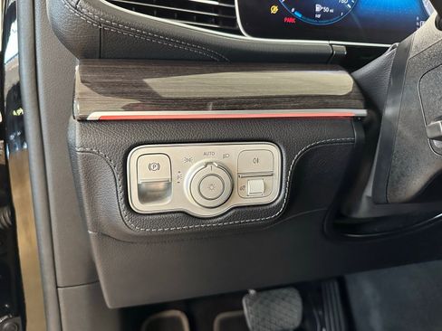 Used 2020 Mercedes-Benz GLE 350 w/ Premium Package image 22