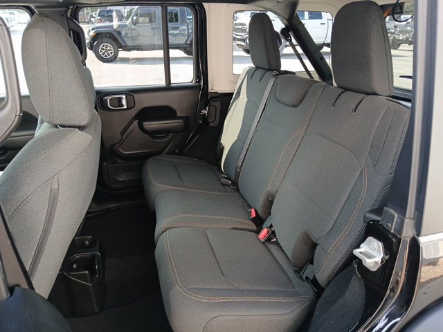 Used 2024 Jeep Wrangler Unlimited Sport AWD/4WD image 17