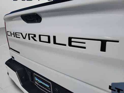 Used 2023 Chevrolet Silverado 1500 LTZ AWD/4WD image 38