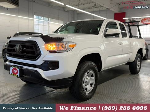 Used 2022 Toyota Tacoma SR w/ SR Convenience Package AWD/4WD image 2
