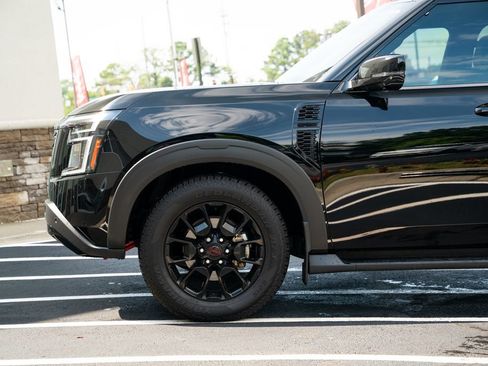 Used 2025 Nissan Armada PRO-4X AWD/4WD image 22