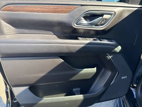 Used 2021 Chevrolet Suburban High Country AWD/4WD image 25