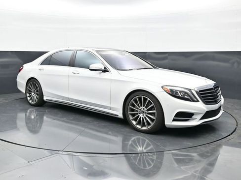 Used 2017 Mercedes-Benz S 550 Sedan image 3