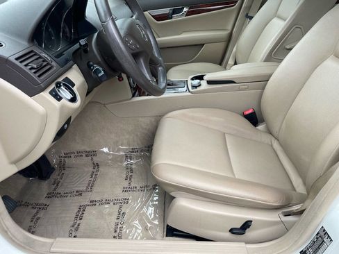 Used 2011 Mercedes-Benz C 300 4MATIC Sedan image 9