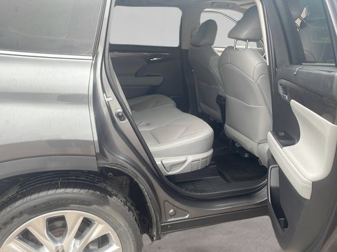 Used 2023 Toyota Highlander Limited AWD/4WD image 14