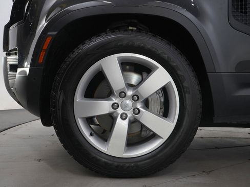 Used 2023 Land Rover Defender 130 First Edition image 31