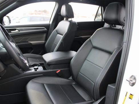 Certified 2023 Volkswagen Atlas Cross Sport SEL R-Line image 8