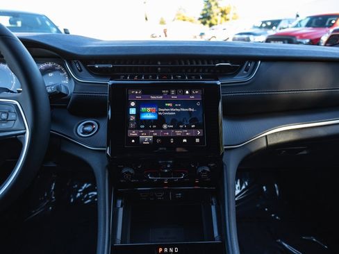 New 2025 Jeep Grand Cherokee 4WD image 23