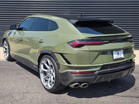 Used 2023 Lamborghini Urus Performante AWD/4WD image 3