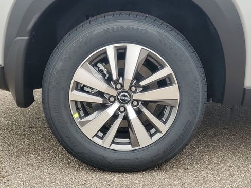 New 2025 Nissan Pathfinder SL image 5