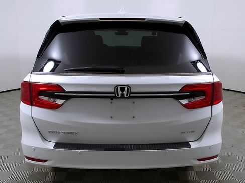 Used 2024 Honda Odyssey Elite image 8