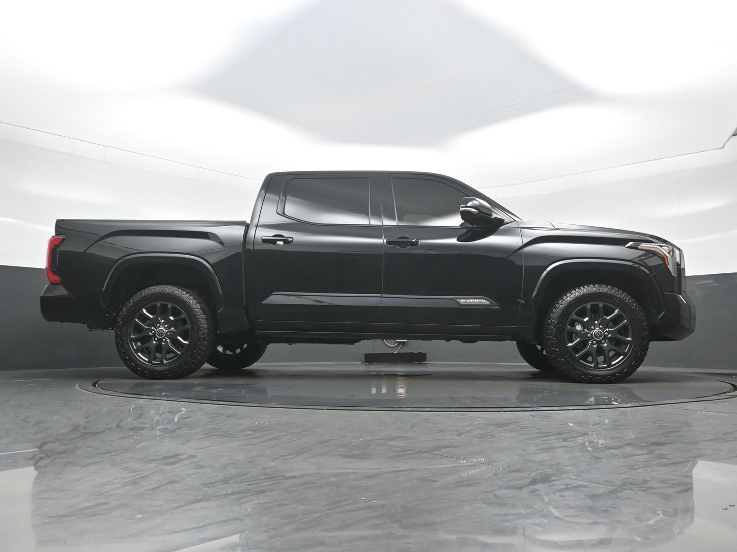Used 2023 Toyota Tundra Platinum AWD/4WD image 35