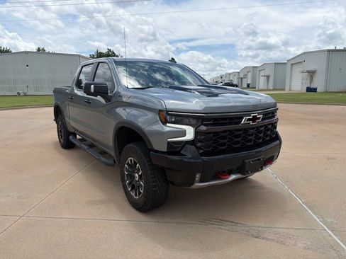Used 2023 Chevrolet Silverado 1500 ZR2 w/ Technology Package AWD/4WD image 8